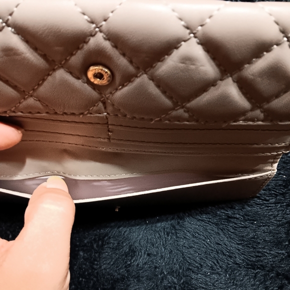 NWT Badgley Mischka quilted long wallet - Picture 7 of 7